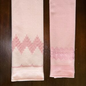 2- Vintage Pink Fingertip Embroidered Towels